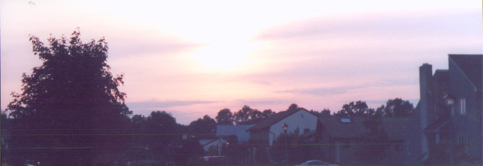 backyardsky.jpg (27564 bytes)